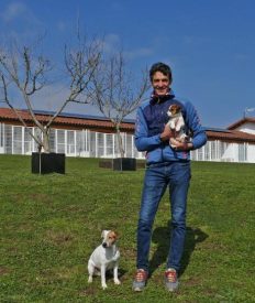 Javier Senar. Hotel canino Mendixurbe Txakur Egoitza